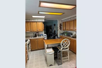 308 Riverwind Drive, Hendersonville, NC 28739 - Photo 10