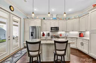 2006 Laney Pond Rd, Matthews, NC 28104 - Photo 8