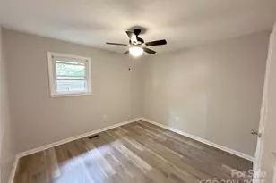 3630 Durham Ln, Charlotte, NC 28269 - Photo 14