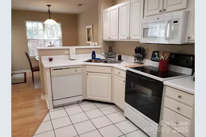 10643 Greyhound Drive, Charlotte, NC 28269 - Photo 6