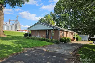 105 Marble Rd, Statesville, NC 28625 - Photo 2