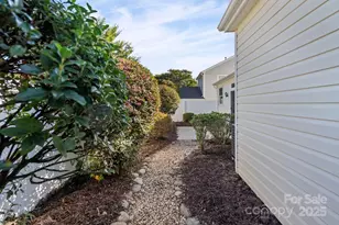 8663 Meadowmont View Dr, Charlotte, NC 28269 - Photo 26