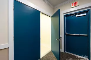 1000 E Woodlawn Rd, Charlotte, NC 28209 - Photo 30