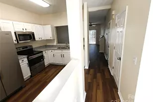 8031 Stoneham Ct, Matthews, NC 28105 - Photo 6