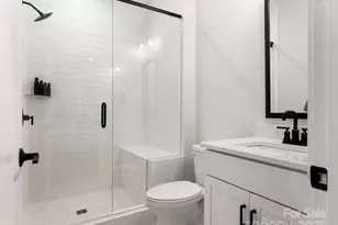 2555 Deacon Ave, Charlotte, NC 28204 - Photo 6