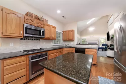 6401 Morningsong Lane, Charlotte, NC 28269 - Photo 20