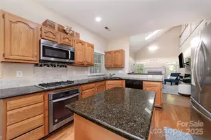 6401 Morningsong Ln, Charlotte, NC 28269 - Photo 20