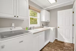 204 Pine Berry Cir, Hendersonville, NC 28739 - Photo 12