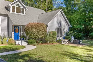 1326 Clifflure Ln, Fort Mill, SC 29708 - Photo 2