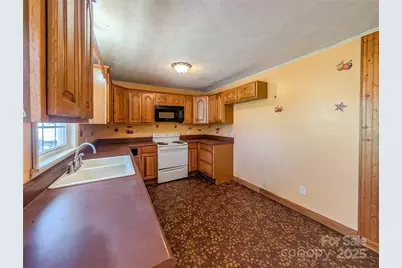 117 River Look Drive, Burnsville, NC 28714 - Photo 16