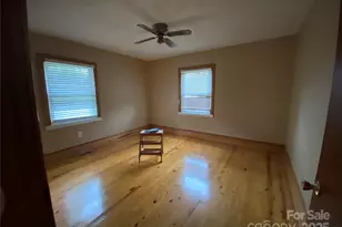 112 Justice Rd, Marion, NC 28752 - Photo 6