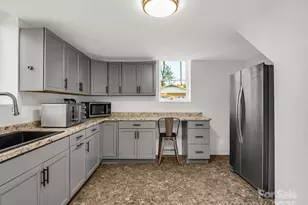 2115 N Stoney View Ct, Hendersonville, NC 28792 - Photo 34