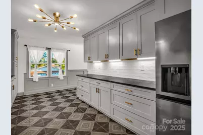 2115 N Stoney View Court, Hendersonville, NC 28792 - Photo 16