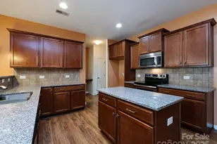 1822 Charbray Ln, Charlotte, NC 28213 - Photo 12