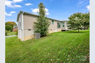 4 N Frederick Lane, Hendersonville, NC 28792 - Photo 4