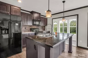 4 N Frederick Ln, Hendersonville, NC 28792 - Photo 12