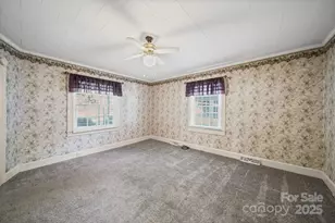 210 Smith St, Clover, SC 29710 - Photo 4