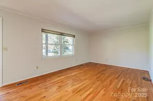 9 Guinevere Ct, Asheville, NC 28806 - Photo 4