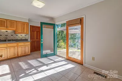 9 Guinevere Court, Asheville, NC 28806 - Photo 2