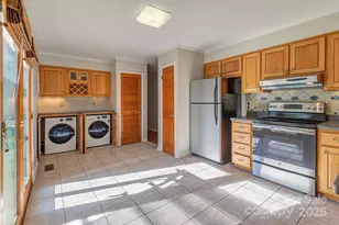 9 Guinevere Ct, Asheville, NC 28806 - Photo 12