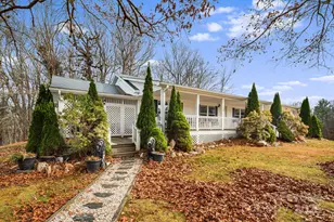 686 Sam Jones Rd, Burnsville, NC 28714 - Photo 2