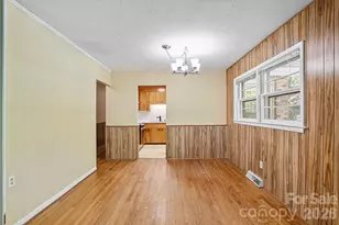 3214 Debbie Dr, Hendersonville, NC 28791 - Photo 10