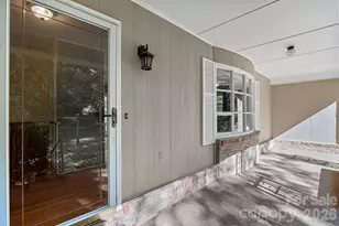 3214 Debbie Dr, Hendersonville, NC 28791 - Photo 8