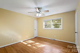 3214 Debbie Dr, Hendersonville, NC 28791 - Photo 16