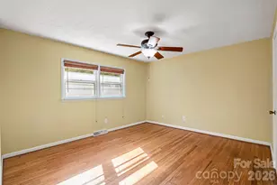 3214 Debbie Dr, Hendersonville, NC 28791 - Photo 14