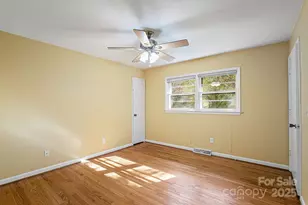 3214 Debbie Dr, Hendersonville, NC 28791 - Photo 16