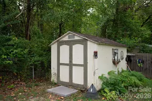 1040 Laurel Ln, Gastonia, NC 28054 - Photo 20