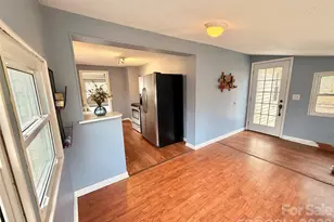 1040 Laurel Ln, Gastonia, NC 28054 - Photo 10