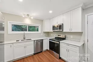 900 E Woodlawn Rd, Charlotte, NC 28209 - Photo 8