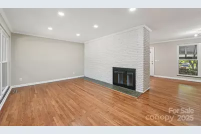 900 E Woodlawn Road, Charlotte, NC 28209 - Photo 4