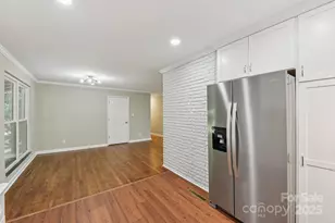 900 E Woodlawn Rd, Charlotte, NC 28209 - Photo 10