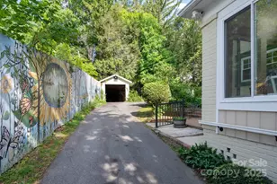 303 Country Club Rd, Asheville, NC 28804 - Photo 28