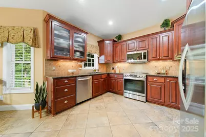 5005 Woodwinds Drive NE, Hickory, NC 28601 - Photo 18