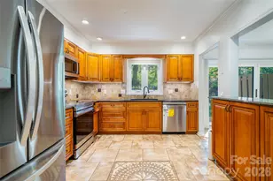 12 Pebble Creek Dr, Asheville, NC 28803 - Photo 10