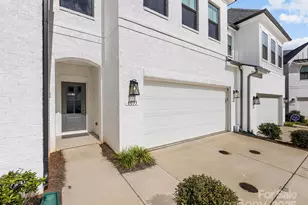 6033 Mariemont Cir, Charlotte, NC 28226 - Photo 4