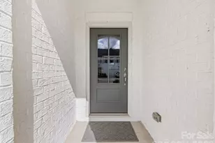 6033 Mariemont Cir, Charlotte, NC 28226 - Photo 6