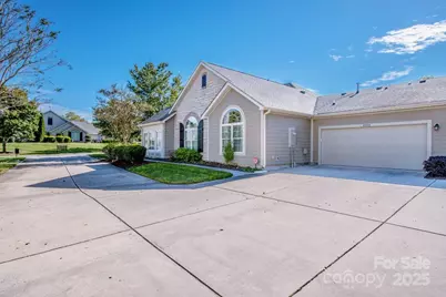 4733 Polo Gate Boulevard, Charlotte, NC 28216 - Photo 4