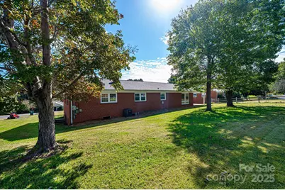 808 Church Street NW, Valdese, NC 28690 - Photo 10