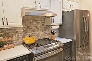 300 Wilson Dr, Brevard, NC 28712 - Photo 4