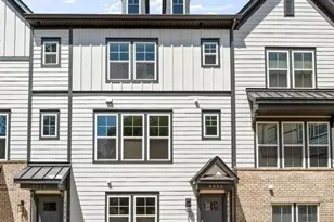 4028 Hidden Oaks Dr, Charlotte, NC 28205 - Photo 2