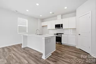 255 Bezelle Ave, York, SC 29745 - Photo 2