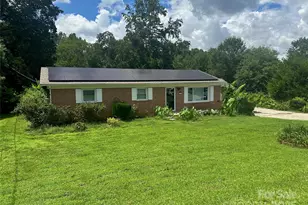 2021 Hollandale Dr, Gastonia, NC 28054 - Photo 2