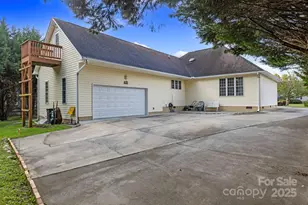 372 Kingfisher Ln, Mills River, NC 28759 - Photo 32