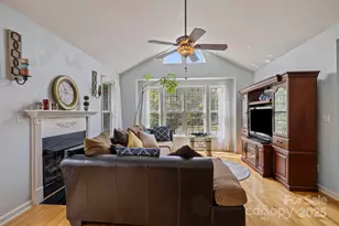 372 Kingfisher Ln, Mills River, NC 28759 - Photo 4