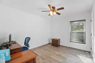 6103 Honeysuckle Ln, Charlotte, NC 28212 - Photo 14