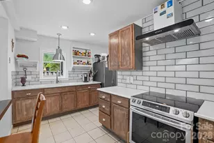 6103 Honeysuckle Ln, Charlotte, NC 28212 - Photo 2